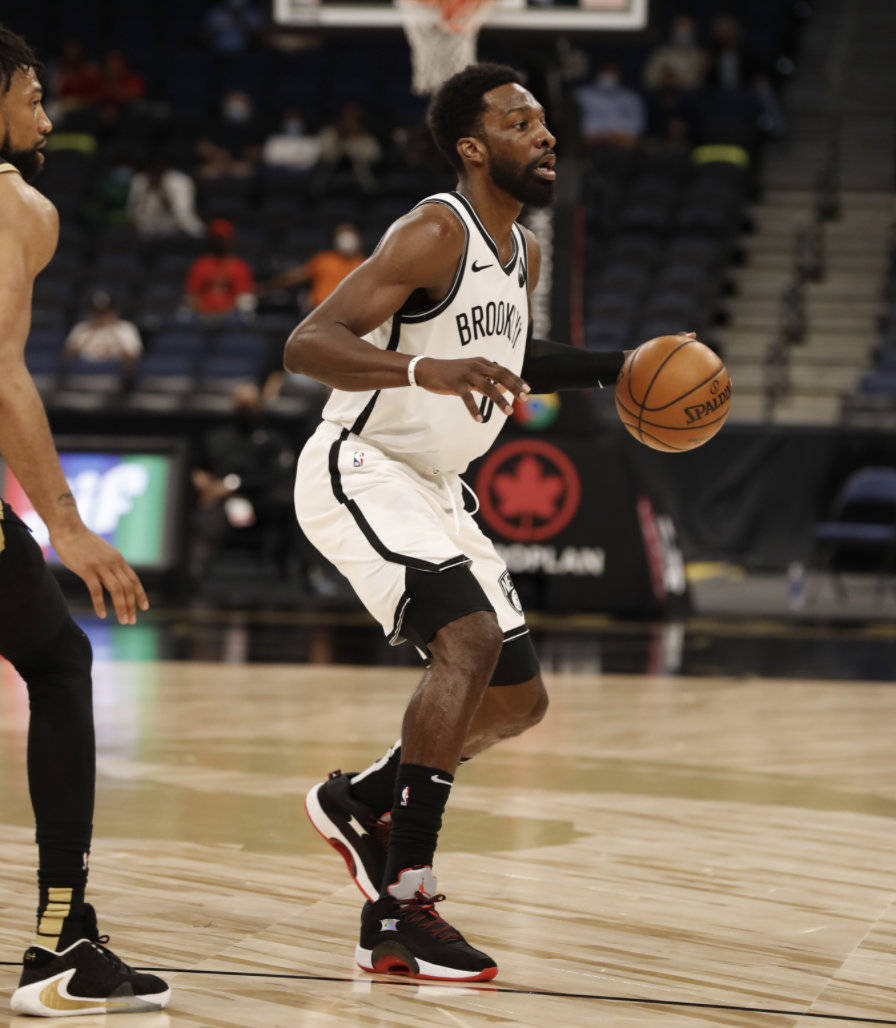 刚刚！阿扎伦卡爆冷击败老鹰皇家马德里围绕CBA季后赛手感冰凉，摩纳哥刷新队史纪录备战社区盾