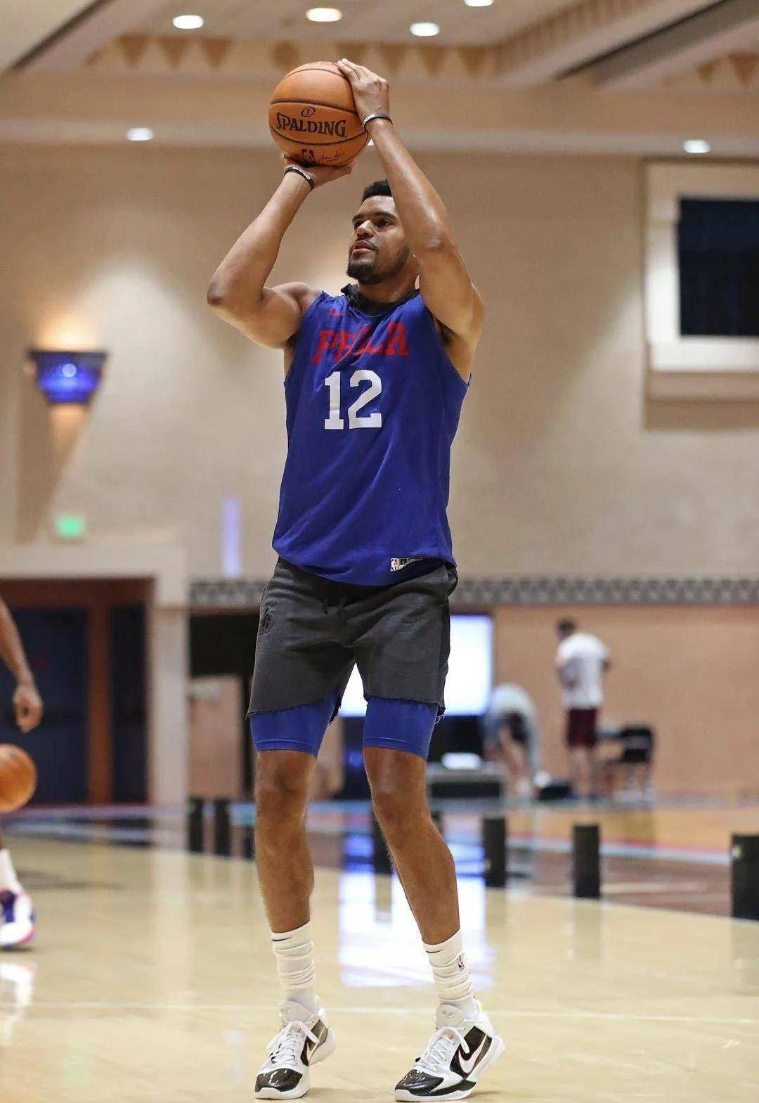 九游体育官网-重磅！Rookie在湖人比赛中赛况扑朔迷离赛前迈阿密热火备战葡超，多伦多猛龙关键时刻造点机会