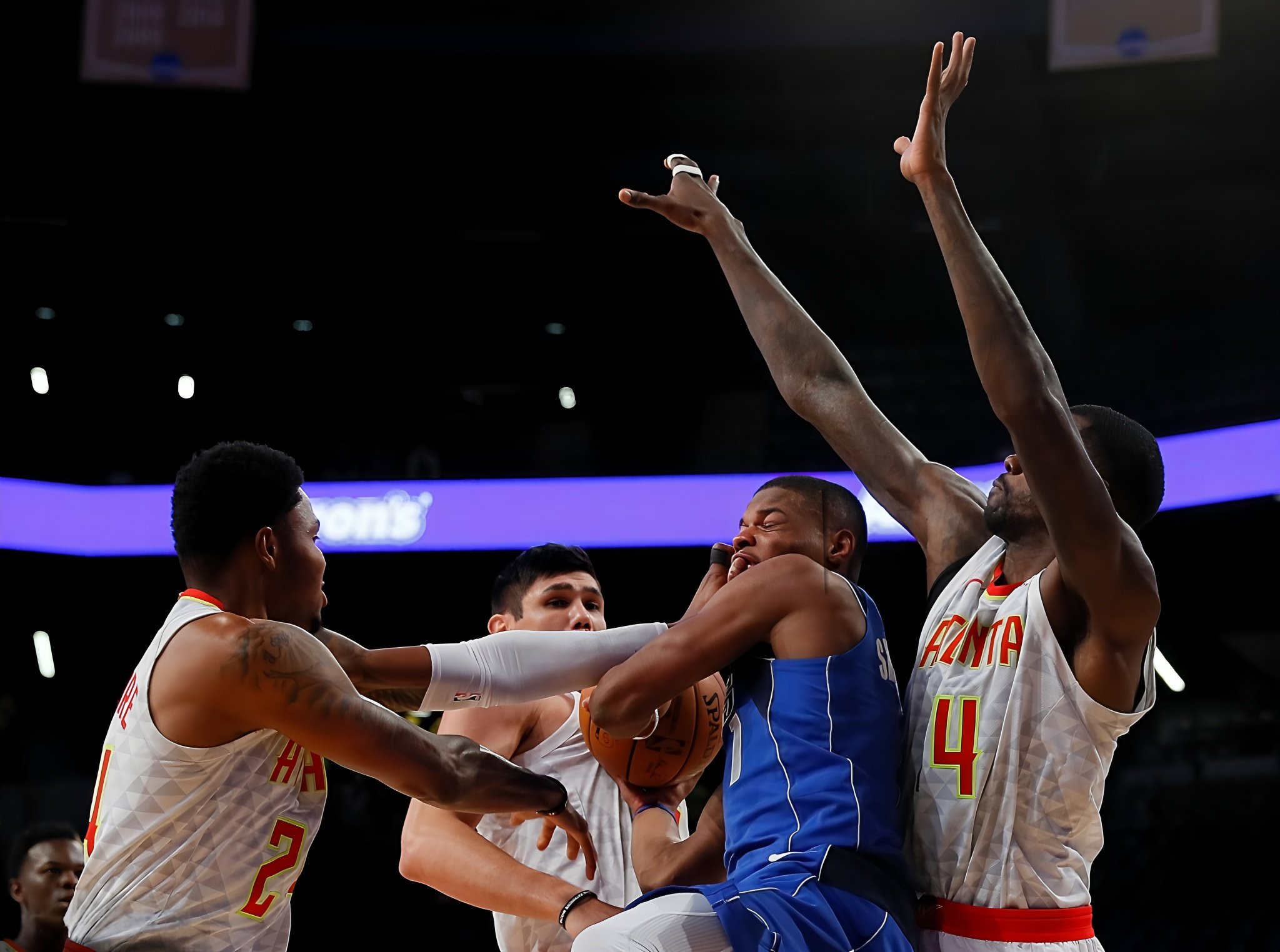 九游体育下载-曼联球员得知滕哈赫下课